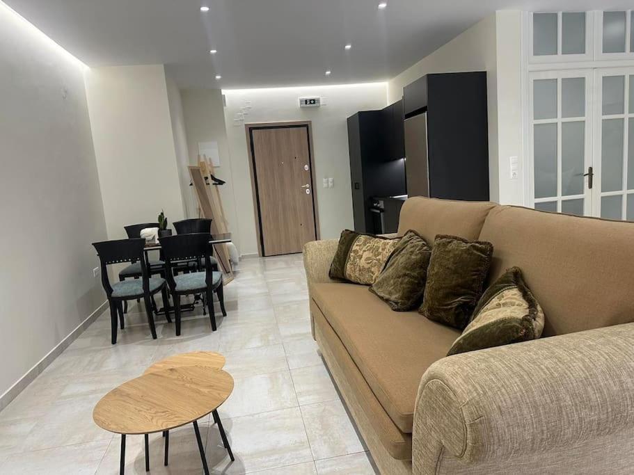 Eclectic Apartment Near Downtown Ираклион Экстерьер фото