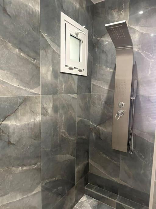 Eclectic Apartment Near Downtown Ираклион Экстерьер фото