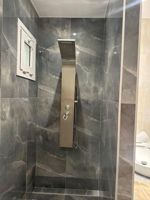 Eclectic Apartment Near Downtown Ираклион Экстерьер фото