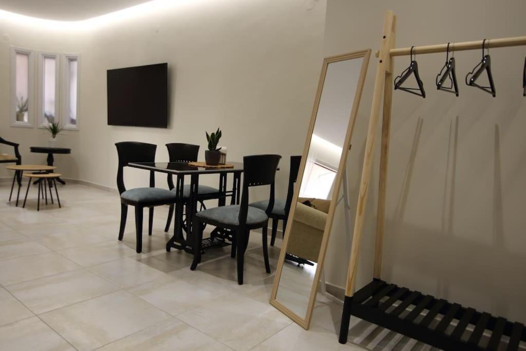Eclectic Apartment Near Downtown Ираклион Экстерьер фото