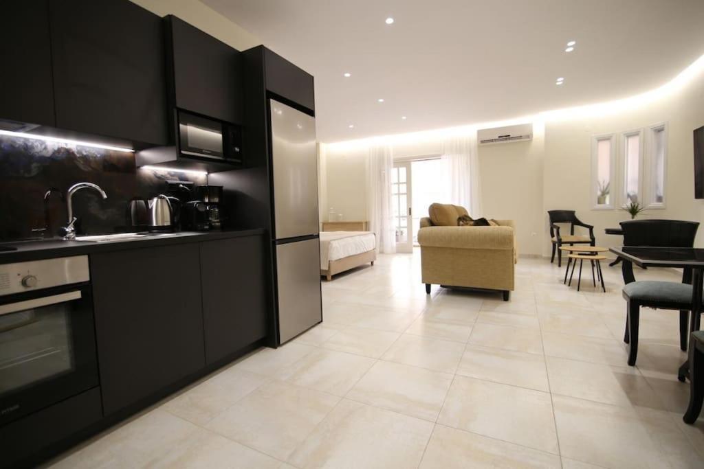 Eclectic Apartment Near Downtown Ираклион Экстерьер фото