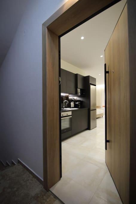 Eclectic Apartment Near Downtown Ираклион Экстерьер фото